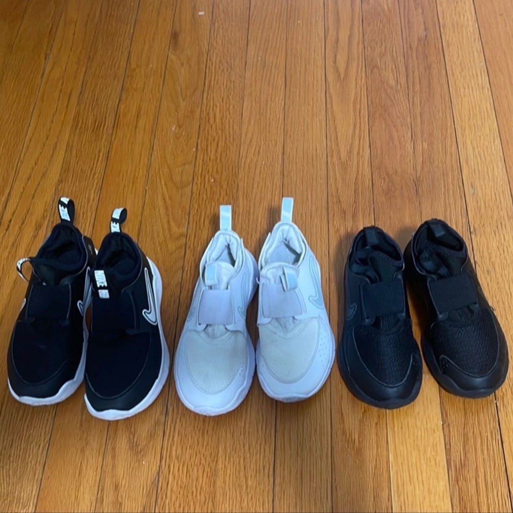 Nike Kids Sneakers - Black and White Trio